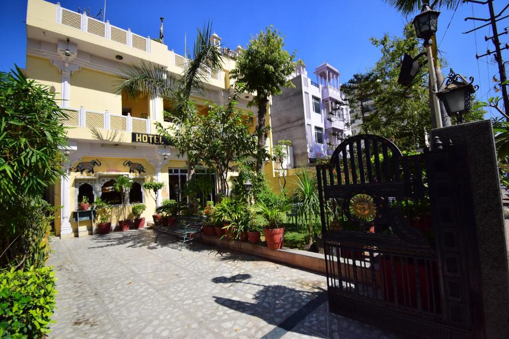 call girls in Bani Park Jaipur 